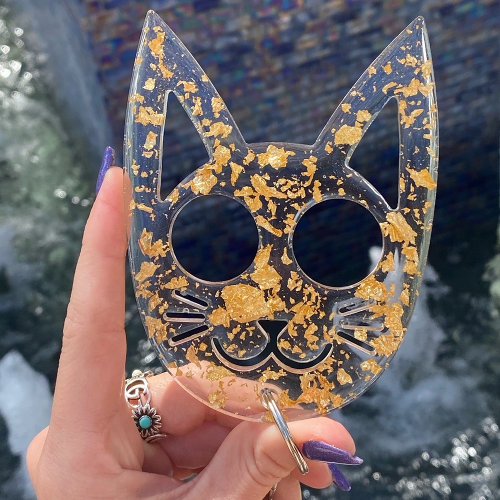 Defensive Kitty Keychain Clear With Gold Flakes - Picture 6 of 16